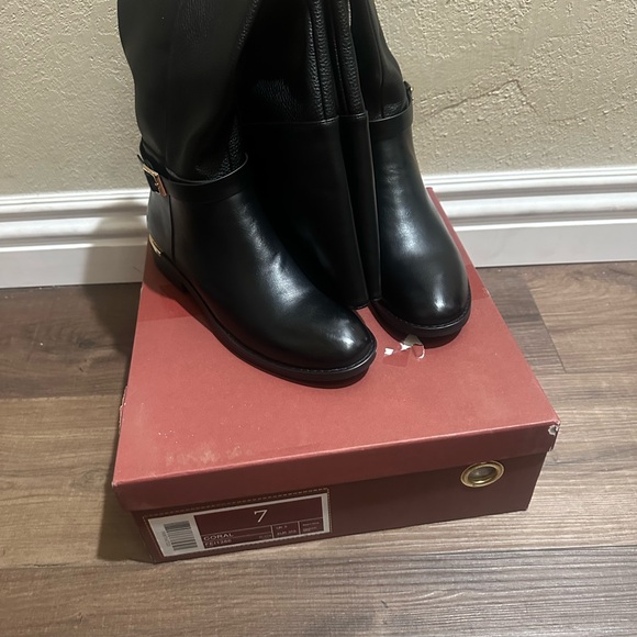 Elegant Black Over the Knee Boots - Picture 2 of 2